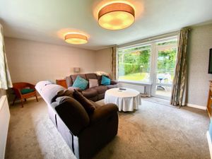 Lounge- click for photo gallery